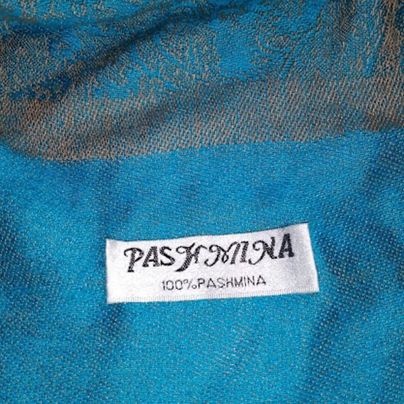 Pashmina: Blue & Beige scarf/Wrap with fringe. - Picture 3 of 4